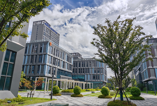 江苏工业地产投资新蓝海——新能源产业园区崛起